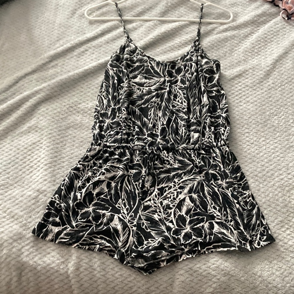 Black & White Floral Romper/Jumpsuit